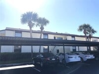 Building Photo - 13608 S Village Dr