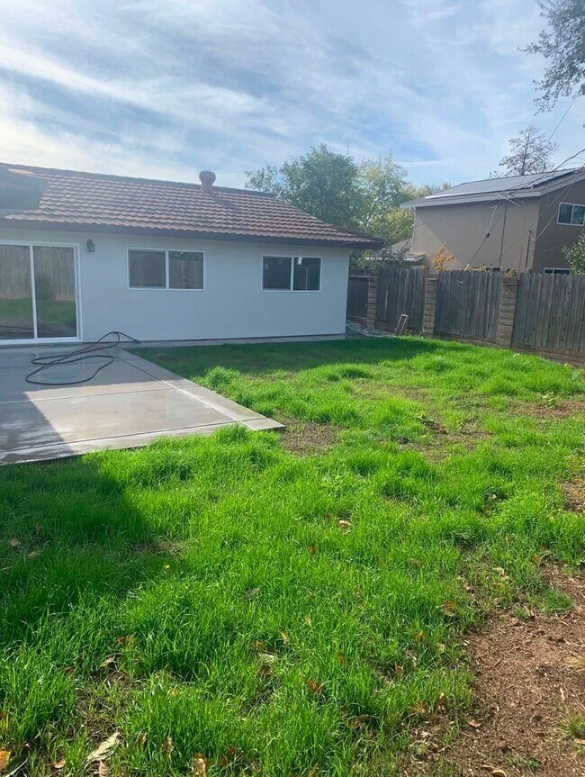Building Photo - 9105 Feather River Way