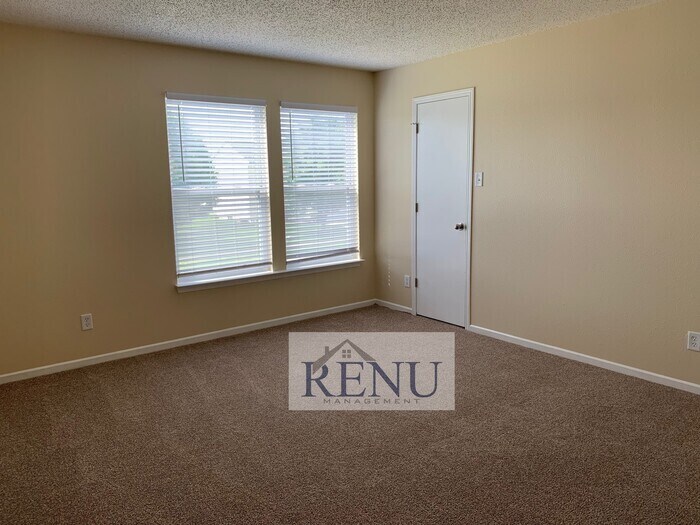 Building Photo - 6728 W Littleton Dr