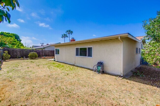 Building Photo - Charming 3 Bedroom Home in Serra Mesa