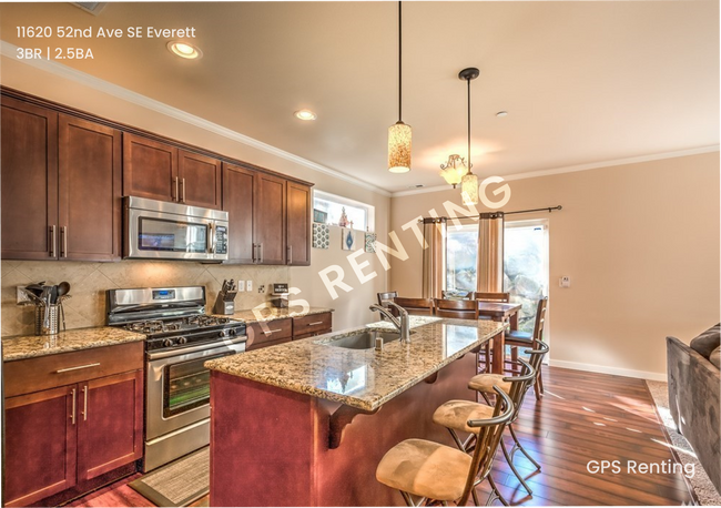 Building Photo - Stylish And Sleek Everett Home On A Quiet ...
