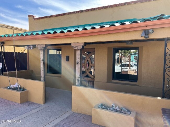 Building Photo - 614 E Missouri Ave