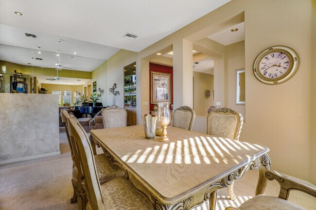 Building Photo - 496 Desert Holly Dr