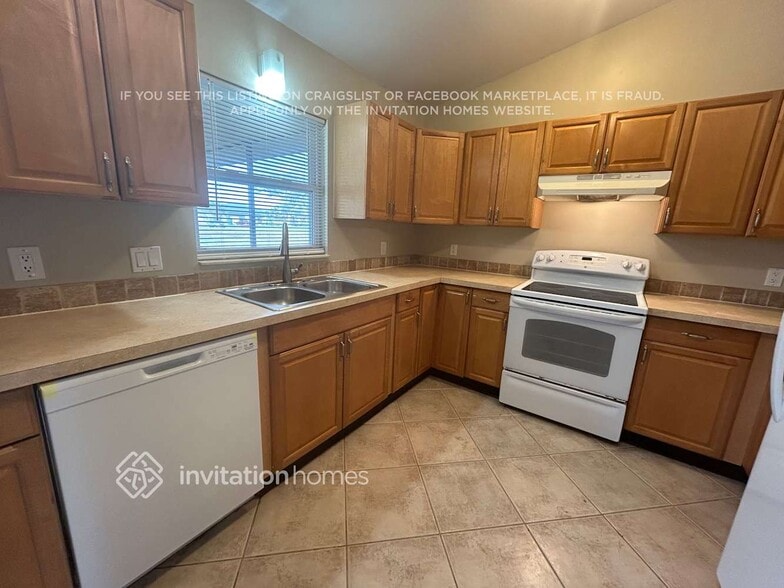 Building Photo - 931 SW 35th St