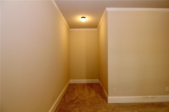 Building Photo - 1660 Jardin Ct