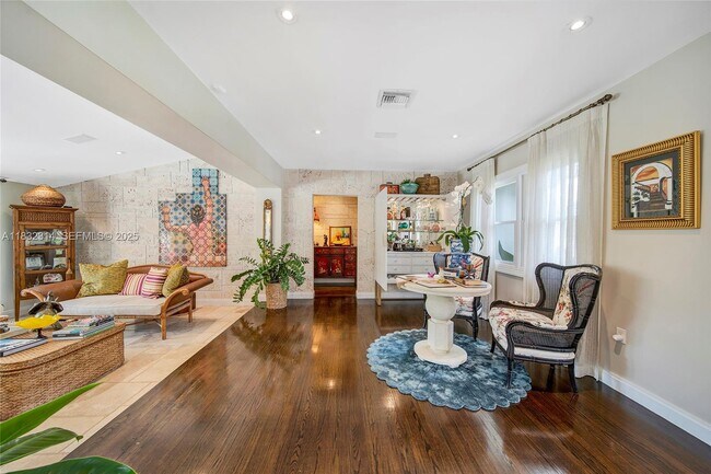 Building Photo - 6645 SW 73rd Ct