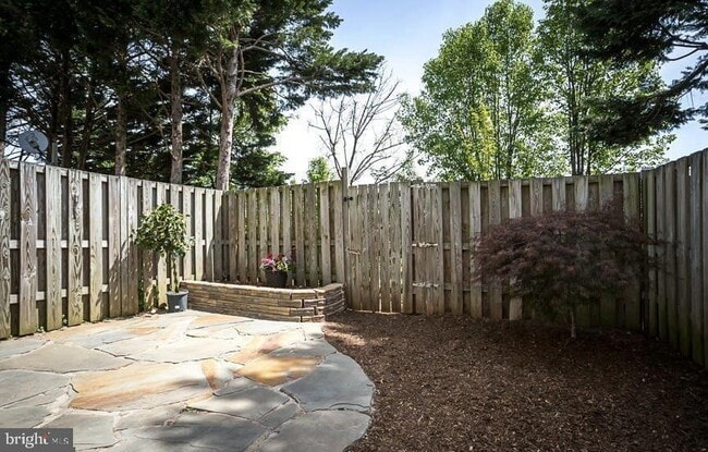 Building Photo - 1091 Smartts Ln NE