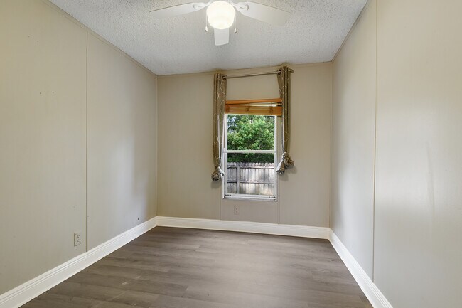 Building Photo - 20356 S I - 12 Service Rd