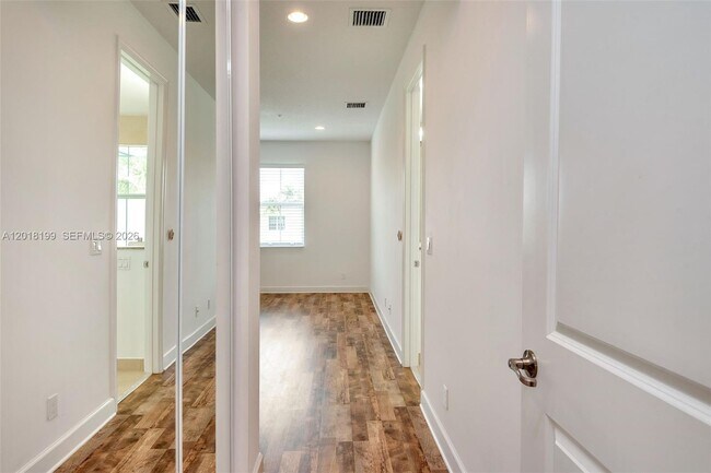 Building Photo - 22954 Clear Echo Dr