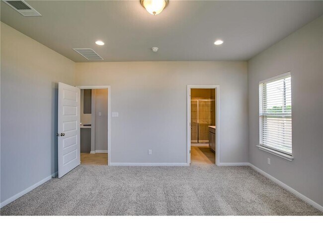 Building Photo - 237 Unforgiven Ln
