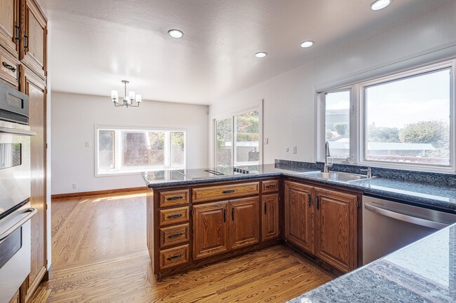 Building Photo - 90 Geldert Dr