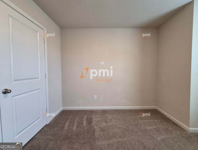 Building Photo - 511 Highwood Ln