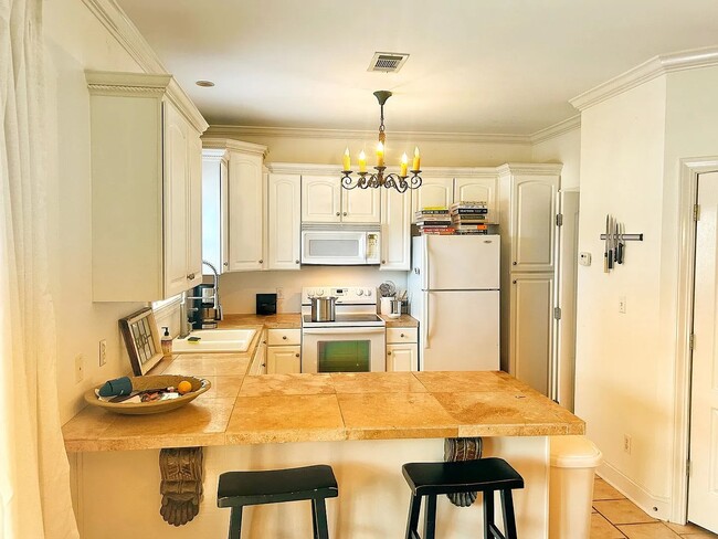 Building Photo - 951 Frontage Rd