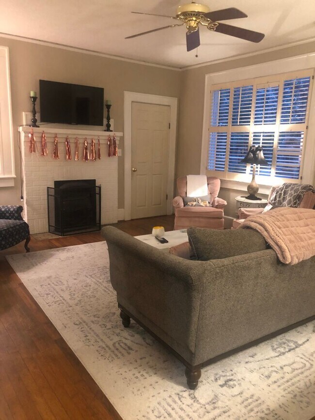 Building Photo - 4bed/2 bath close to USC, Five Points