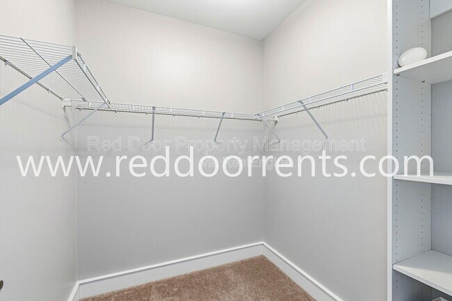 Building Photo - 802 N Meridian St