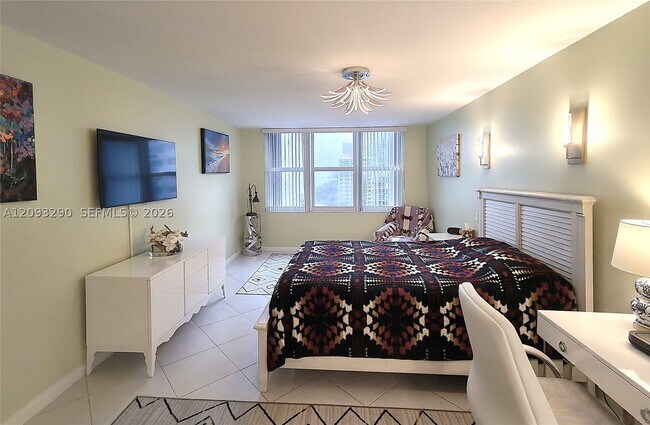 Building Photo - 2751 S Ocean Dr