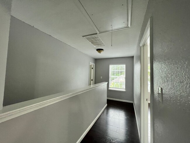 Building Photo - 3 bedroom home in Portmsouth