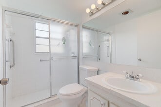 Building Photo - 351 Mansfield Dr