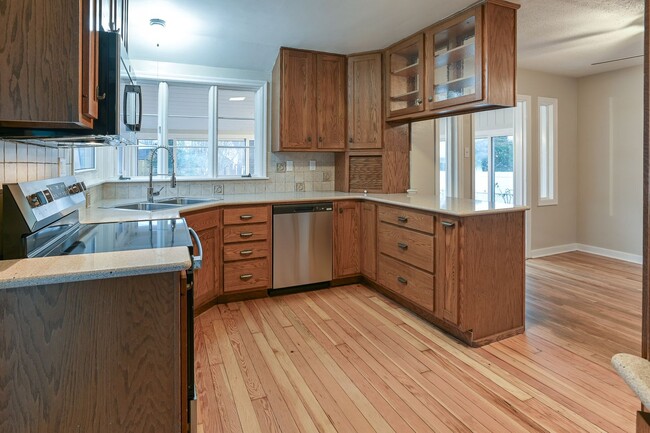 Building Photo - Charming Single Family in Camp Hill