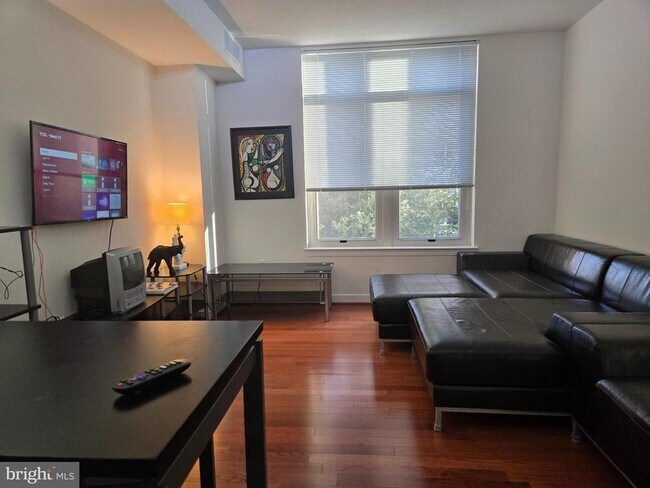 Building Photo - 155 Potomac Passage
