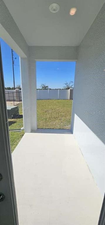 Building Photo - 548 Hart Ln