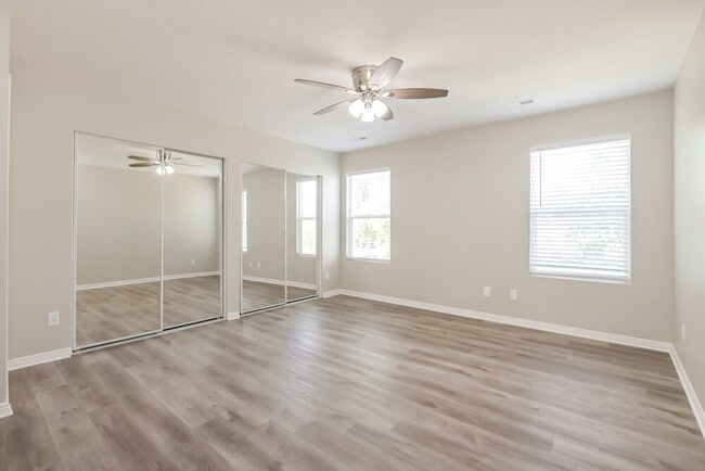 Building Photo - 827 Flint St