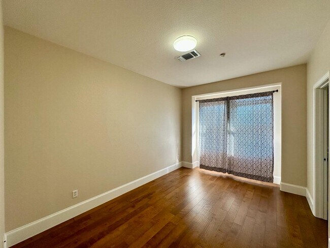 Building Photo - 1357 Trailside Ln