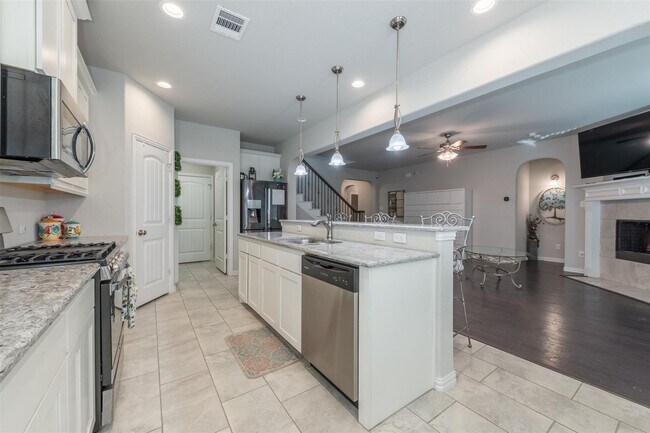 Building Photo - MOVE-IN SPECIAL! This beautiful home, located in the desirable EMS-ISD is what you've been lookin...