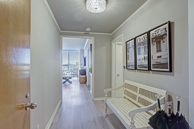 Building Photo - 5100 San Felipe St