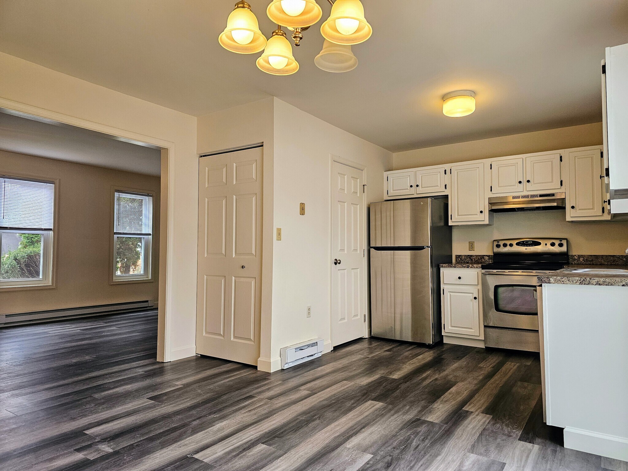 Building Photo - 396 Cardinal Rd