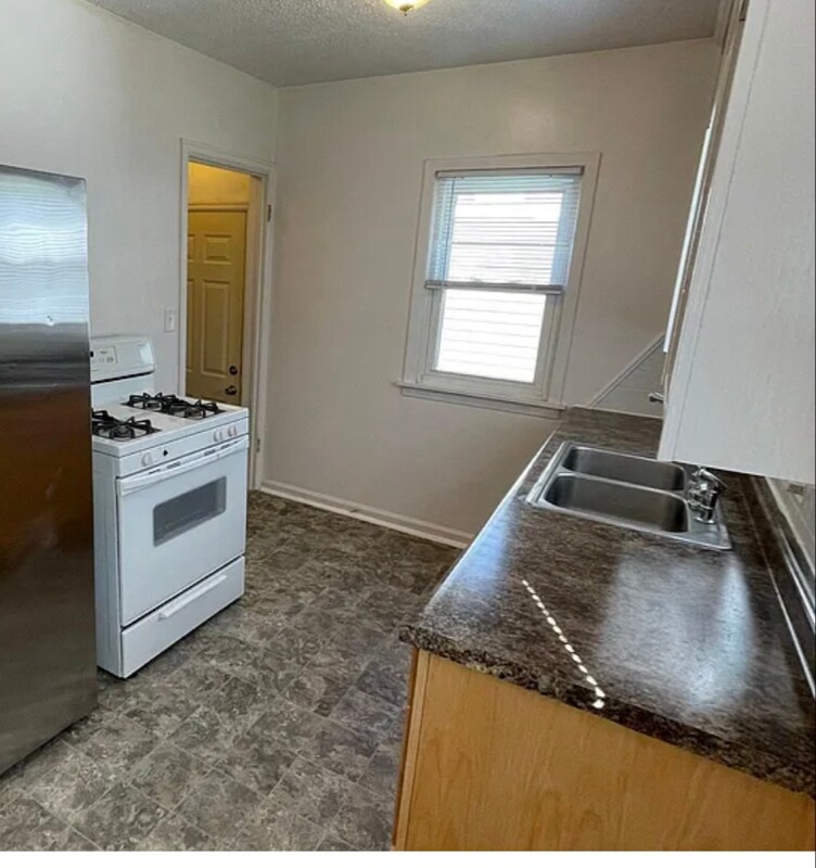 Building Photo - 723 3rd St SW
