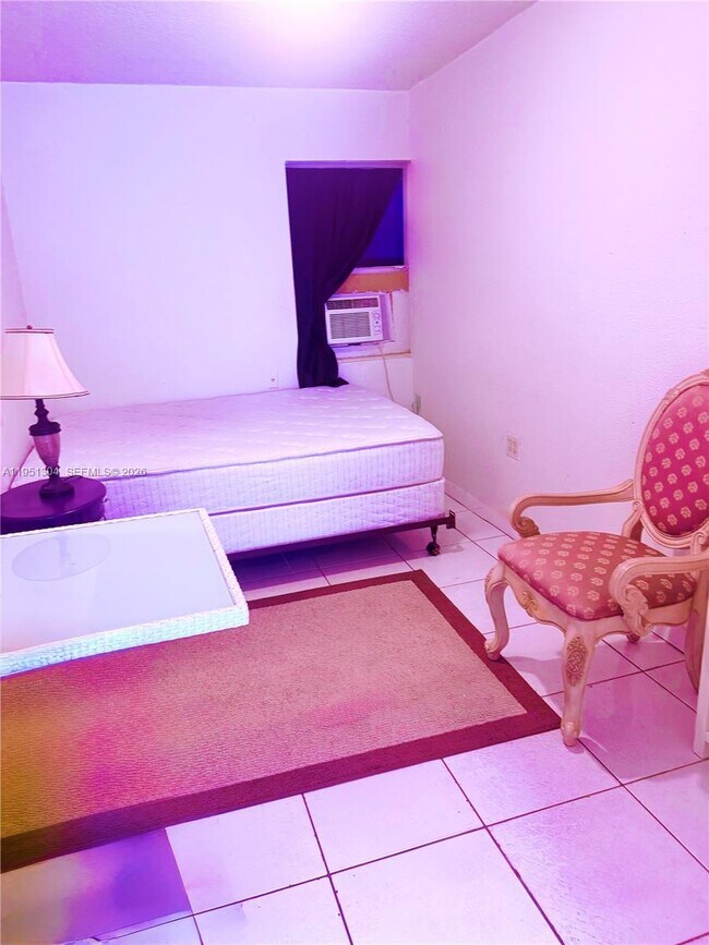 Building Photo - 1822 Cleveland St