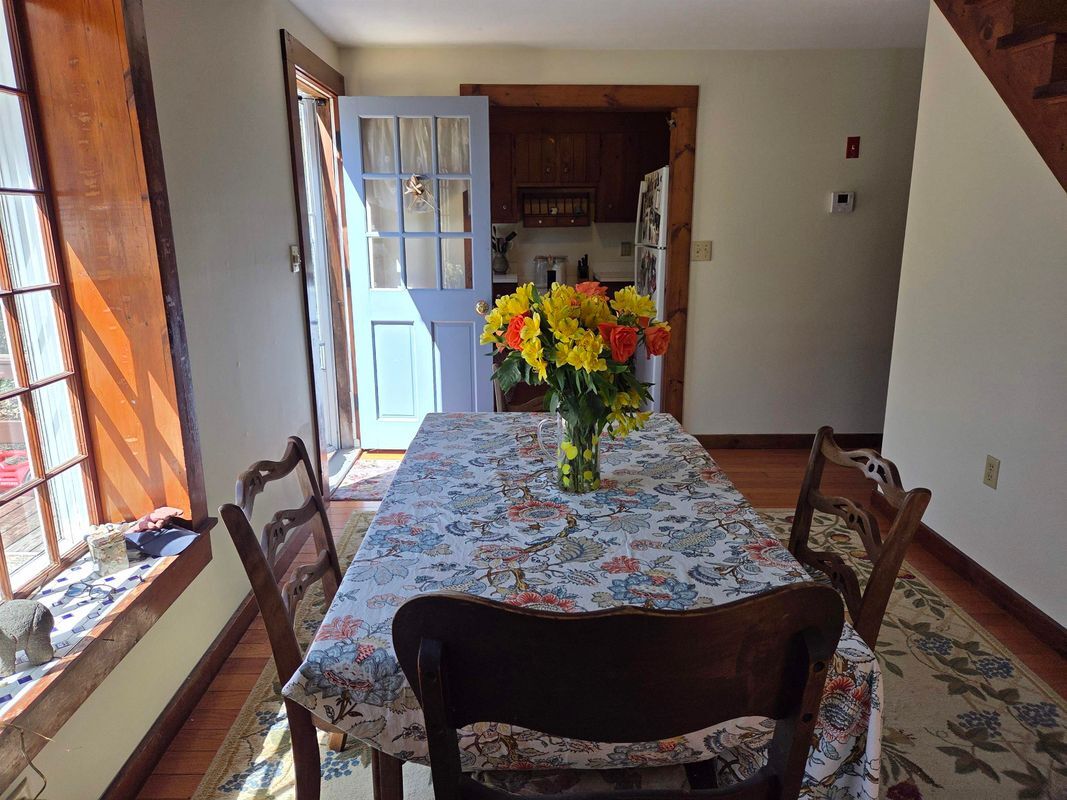 Building Photo - 43 Casalis