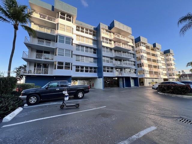 Building Photo - 16570 NE 26th Ave