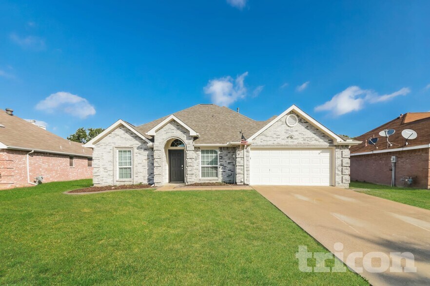 Primary Photo - 919 Bermuda St