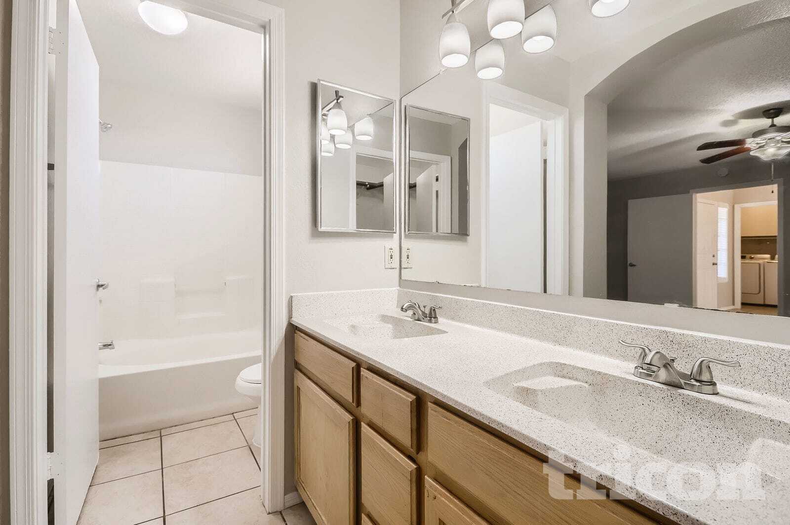 Building Photo - 8511 W Orange Dr