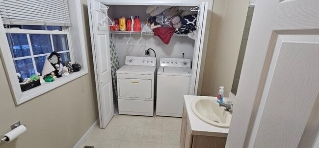 Building Photo - 43 Juniper St