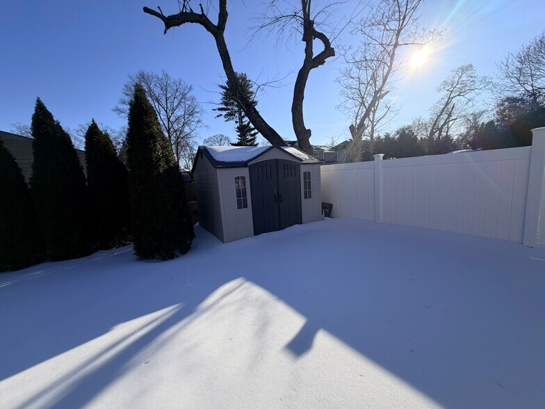 Building Photo - 2002 City Ave