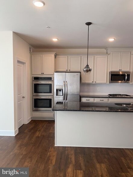 Building Photo - 3922 Rock Spring Dr