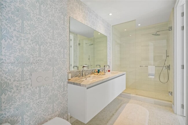 Building Photo - 700 NE 26th Terrace