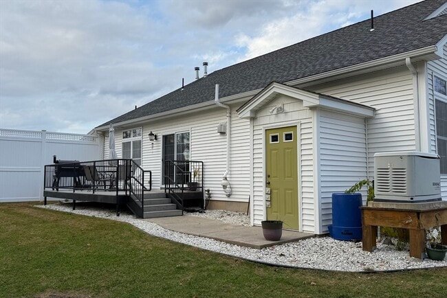 Building Photo - 64 Mark Dr