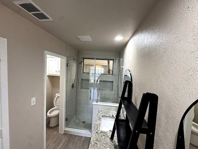 Building Photo - 3040 Airhaven St