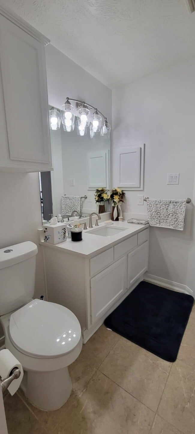 Building Photo - 3402 Plymouth Pointe Ln