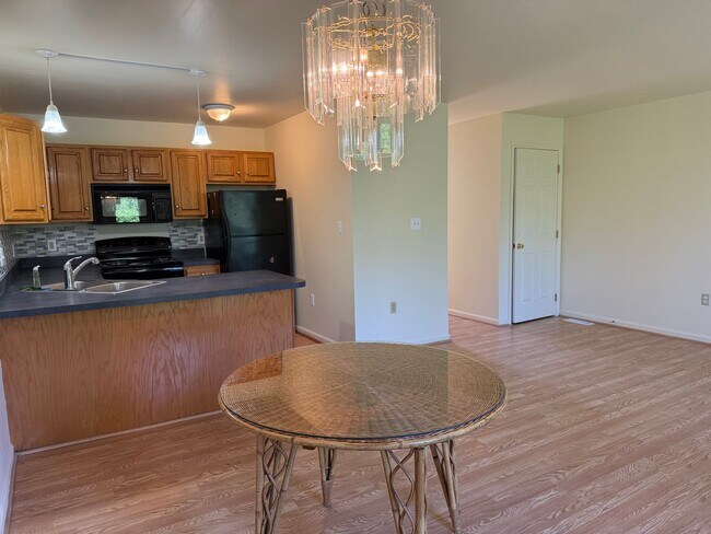 Building Photo - Beautiful 3-Bedroom Home in Penn Manor School District - Finished basement!