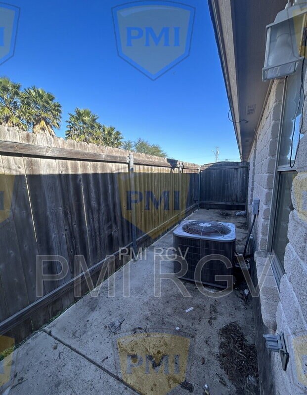 Building Photo - 604 Horizon Peak