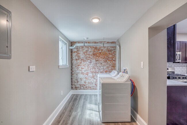 Building Photo - 4834 Olive St