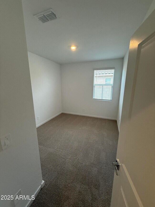 Building Photo - 7433 E Cozy Cottage Ln