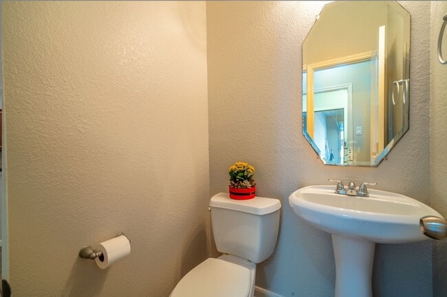 Building Photo - 138 Magnolia Grove Ln