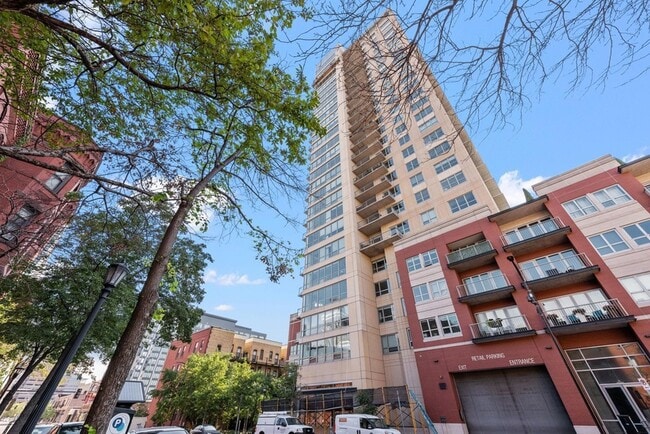 Building Photo - 929 Portland Ave