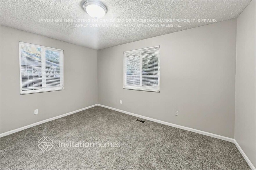 Building Photo - 2676 E 117th Way